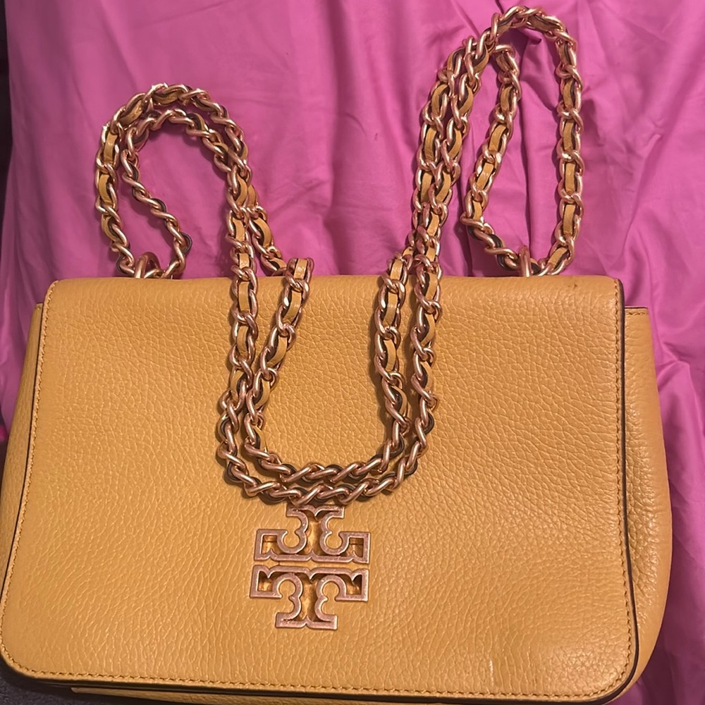 Tory Burch handbag. Almost new.